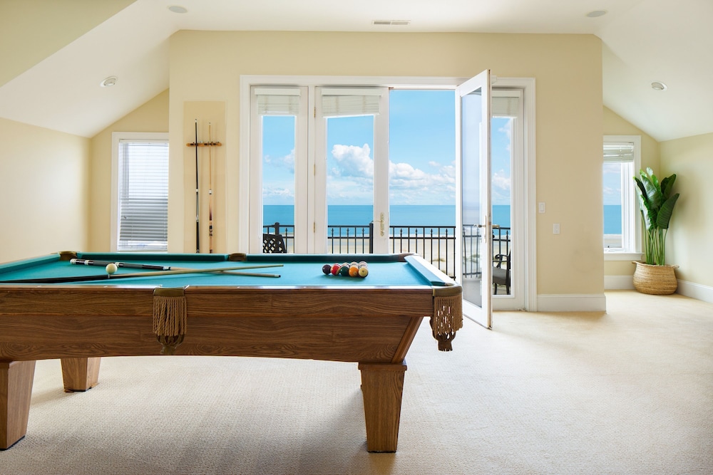 Lido by Avantstay Oceanfront Home w Pool Hot Tub Game Room Gorgeous Views