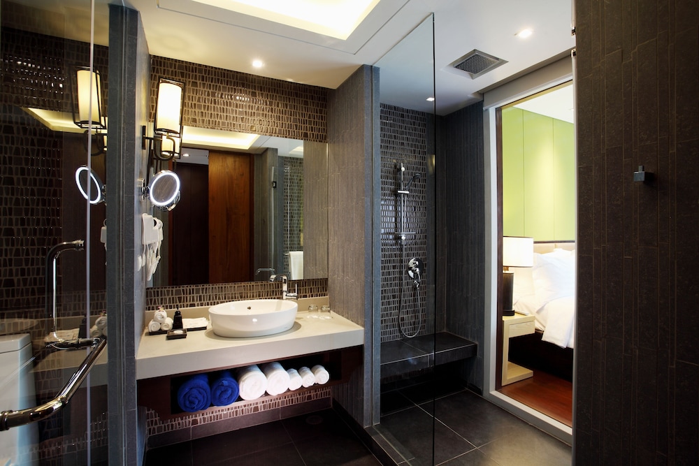 Graceland Khaolak Beach Resort