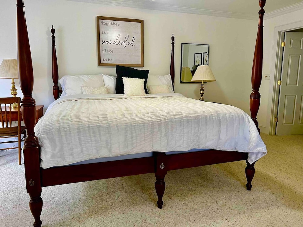 5 BR House- Mt Mitchell Golf Course on the River