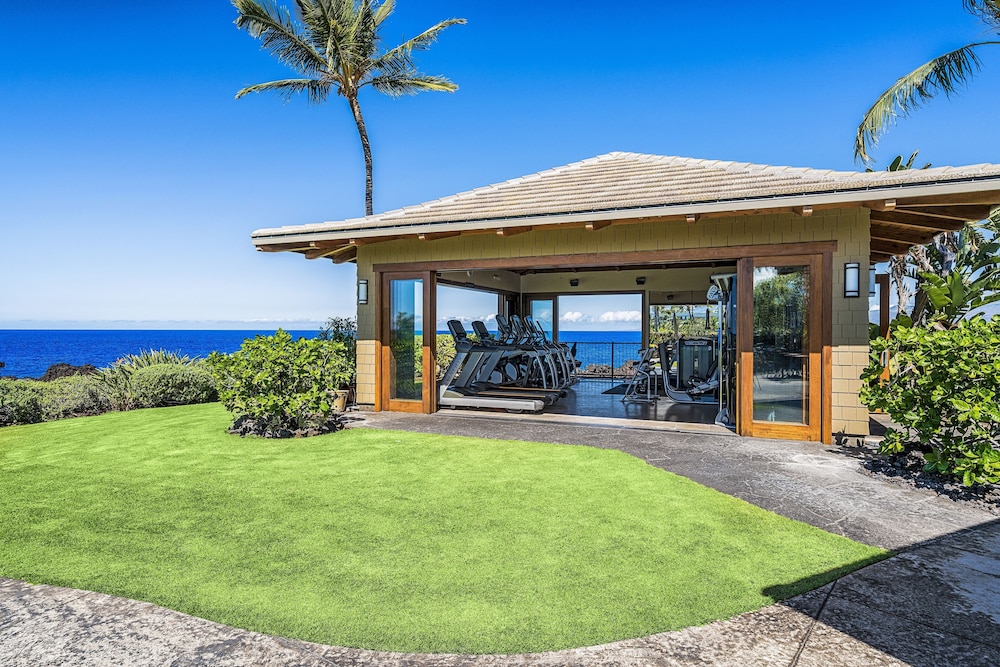 Hali'i Kai At Waikoloa 2b 2 Bedroom Condo by RedAwning