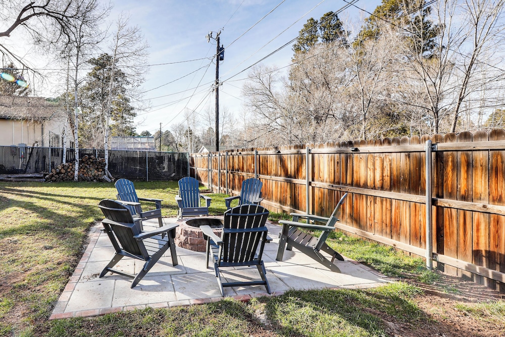 Near NAU & Dtwn! Kid-friendly Flagstaff Retreat
