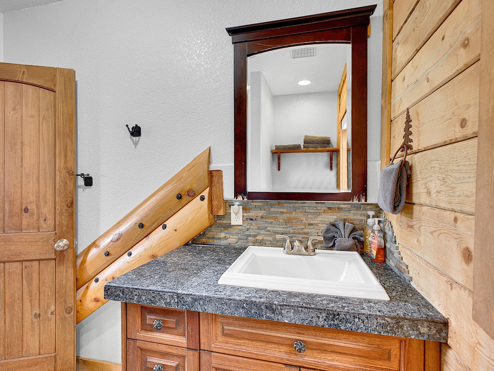 Switchback Basecamp 4 Bedroom Home