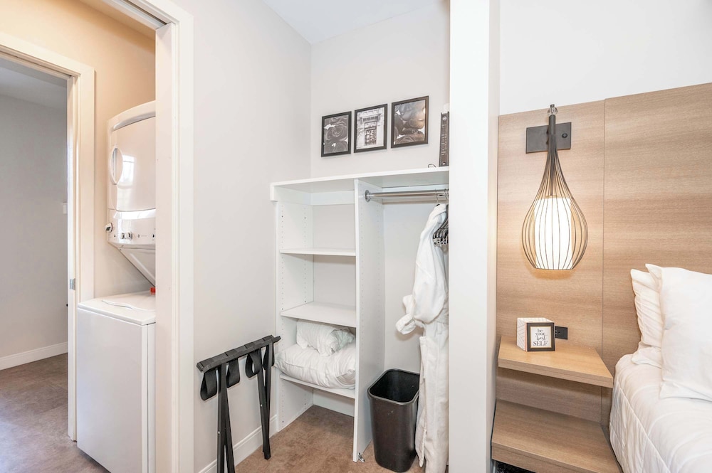 The 333 Suites 301 - Suite for 6