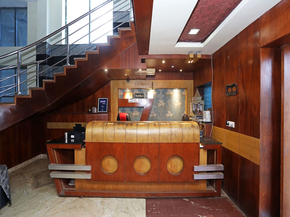 OYO 16173 Hotel Dk