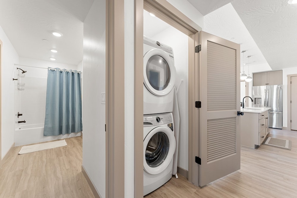 Sweet Retreat 3 Bedroom Condo
