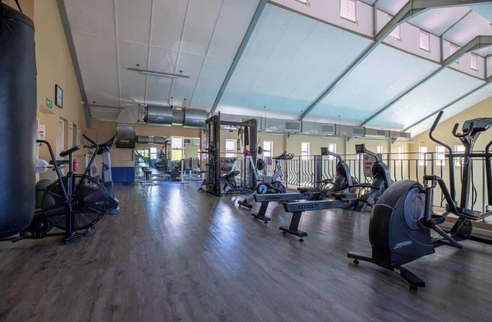2 Bedroom, Mountain View Penthouse, Century City