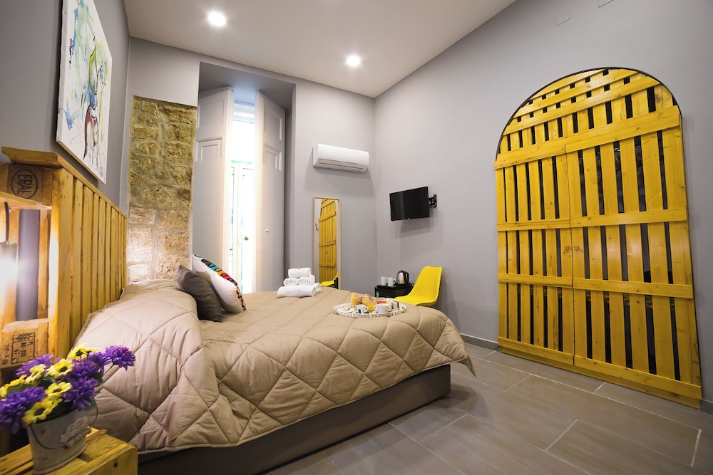 H.R. BOUTIQUE PORTO NAPOLI CENTRO by ClaPa Group Dislocated Hospitality
