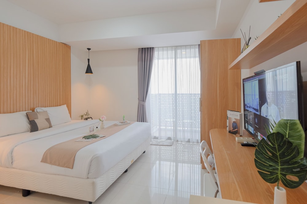 Cozy And Minimalist Studio At West Vista Apartment