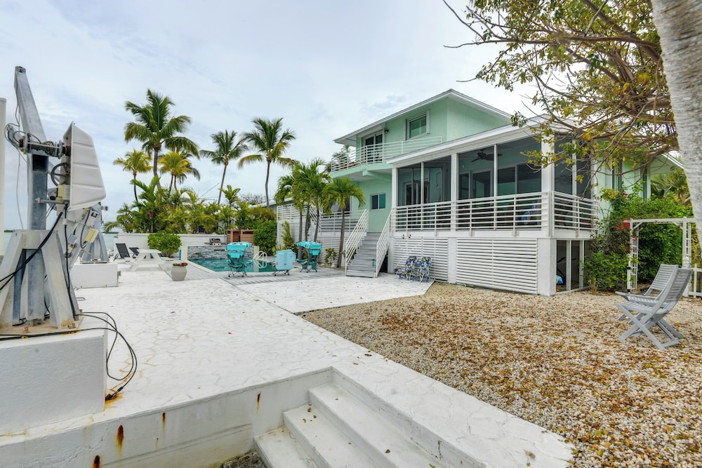 Dock + Balcony: Serene Big Coppitt Key Escape