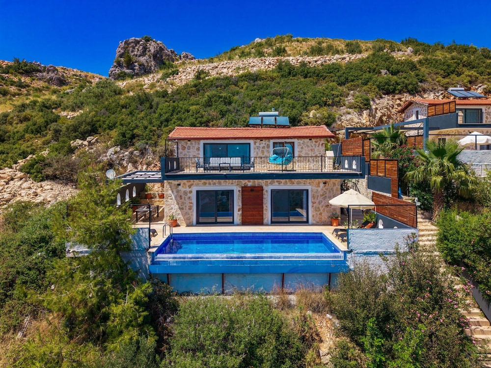 Villa Elvin in Slamlar K y