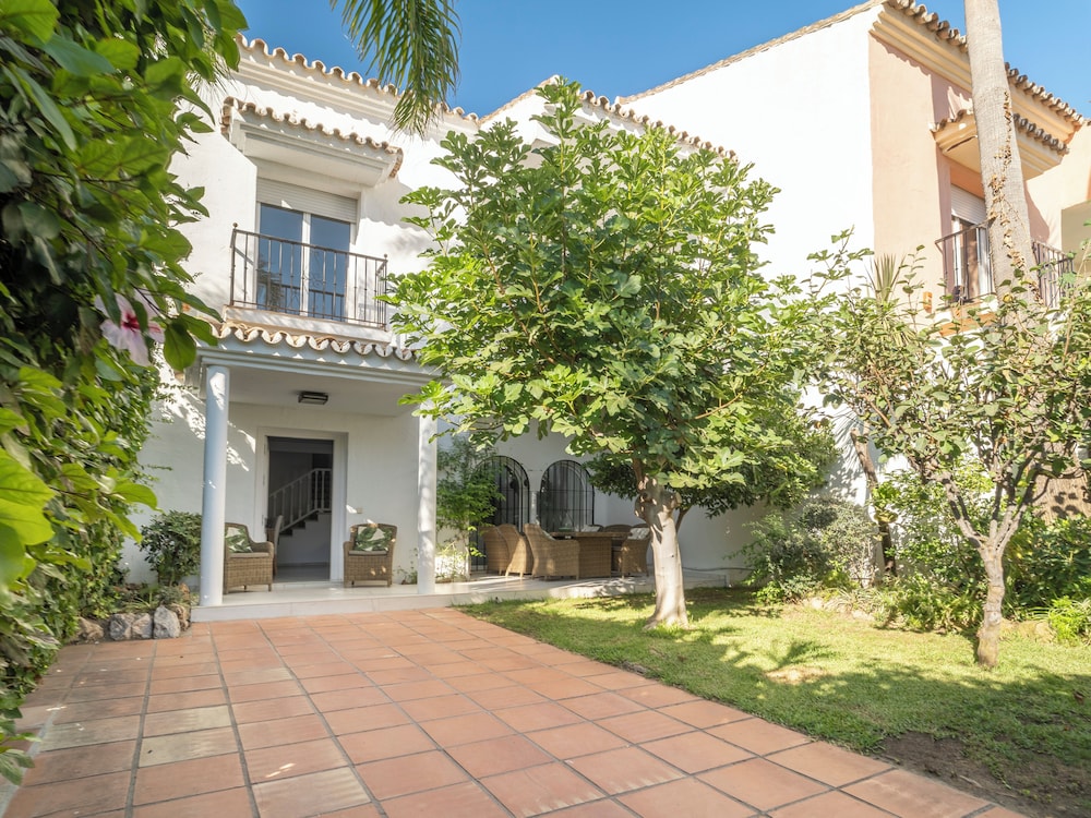 Sanders Beach - Stunning Villa Near Puerto Banus view 4