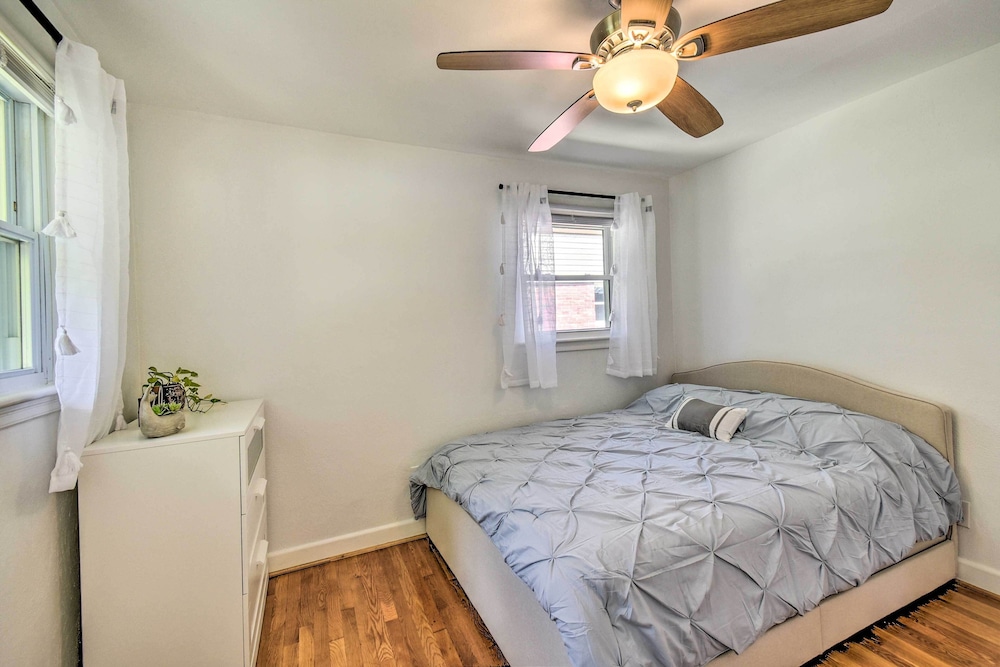 Bright Norfolk Home < Half Mi Stroll to Beach view 5