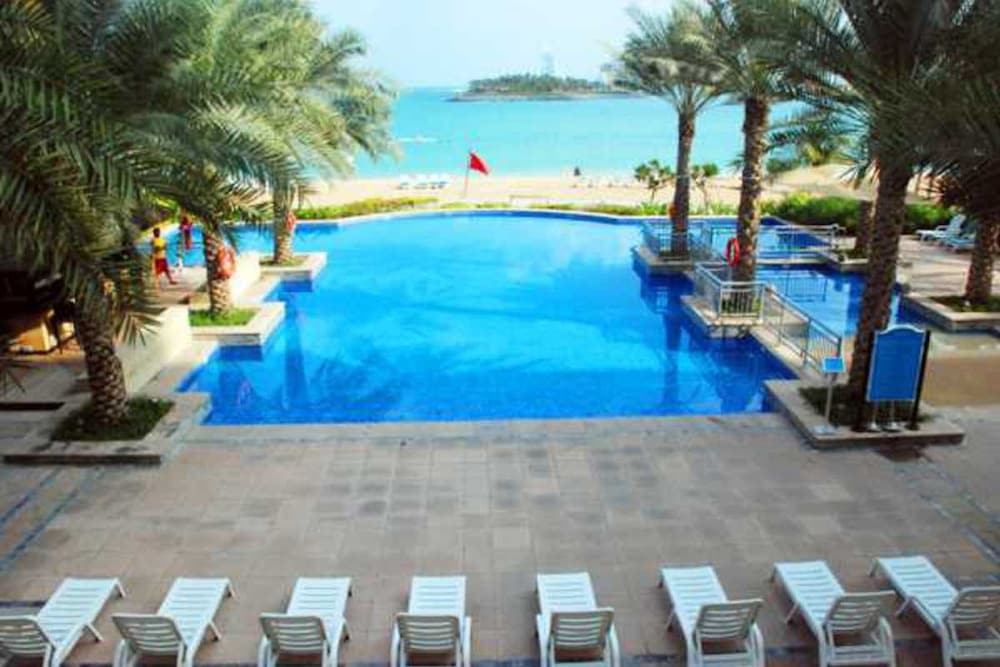 Private Beach Shoreline Luxurious Apartment