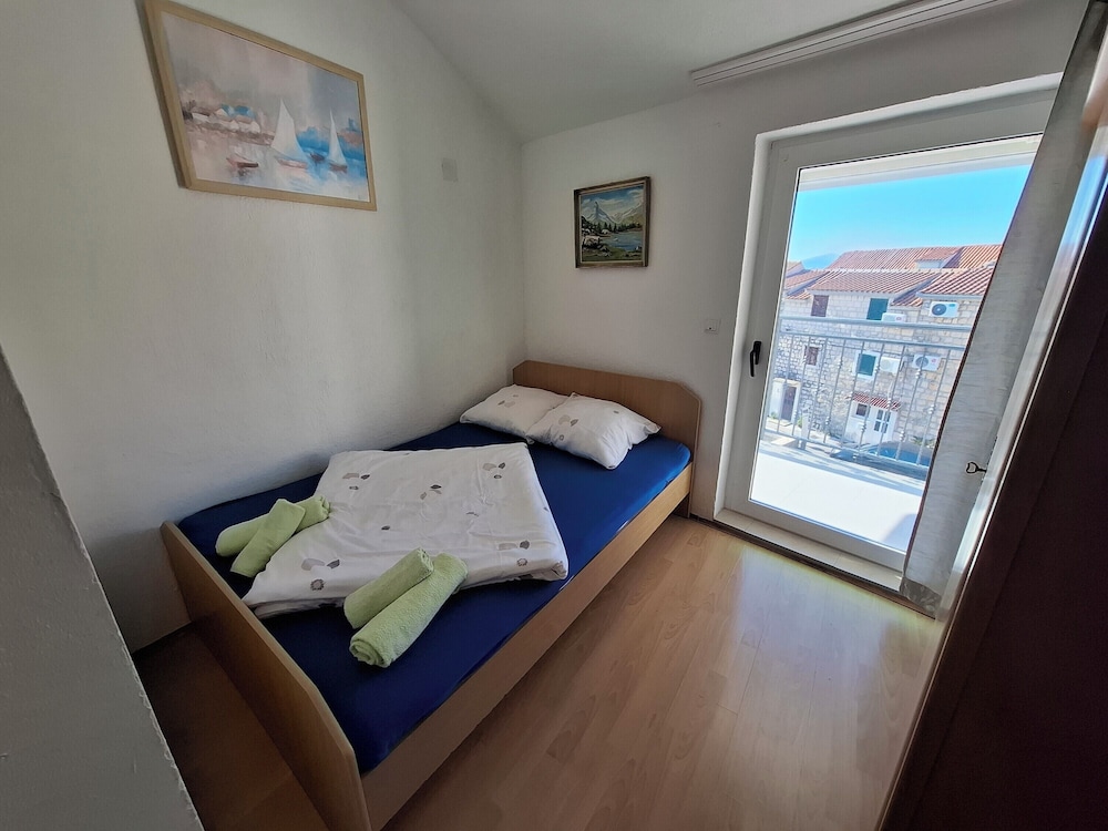 Apartments Kastilac with sea view