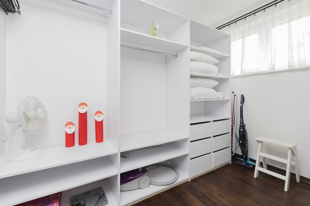 Warsaw Górnośląska Apartment by Renters view 3