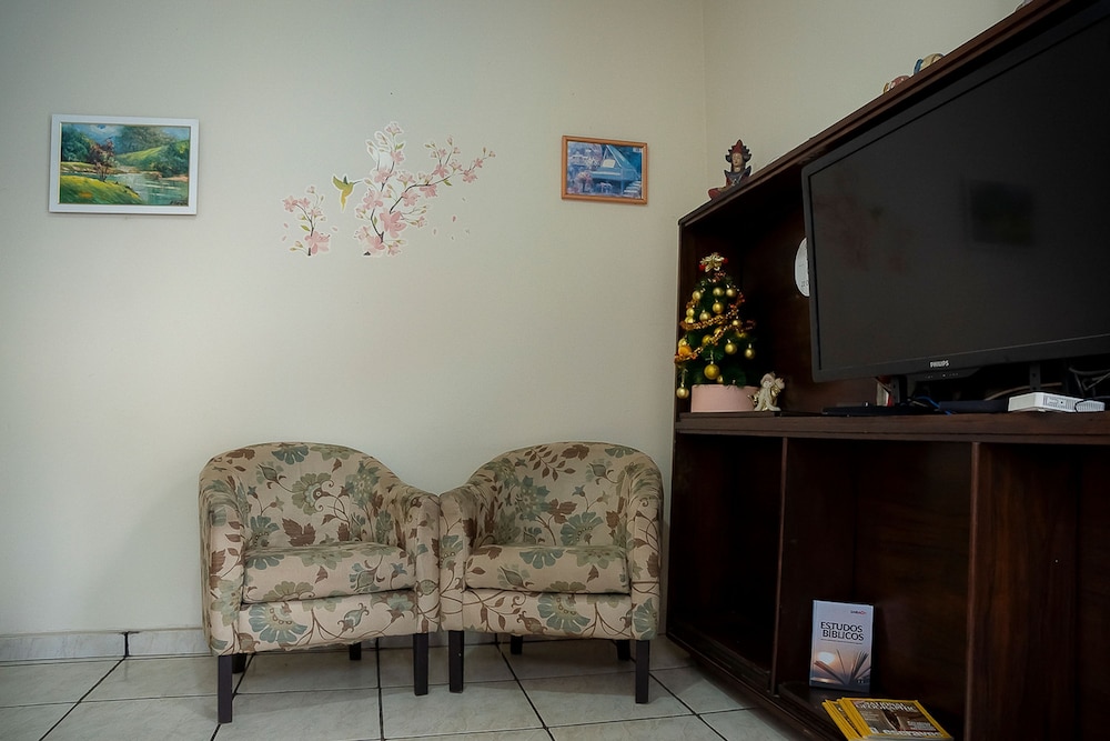 Casa Pet Friendly c 3 Quartos e Garagem no Jardim