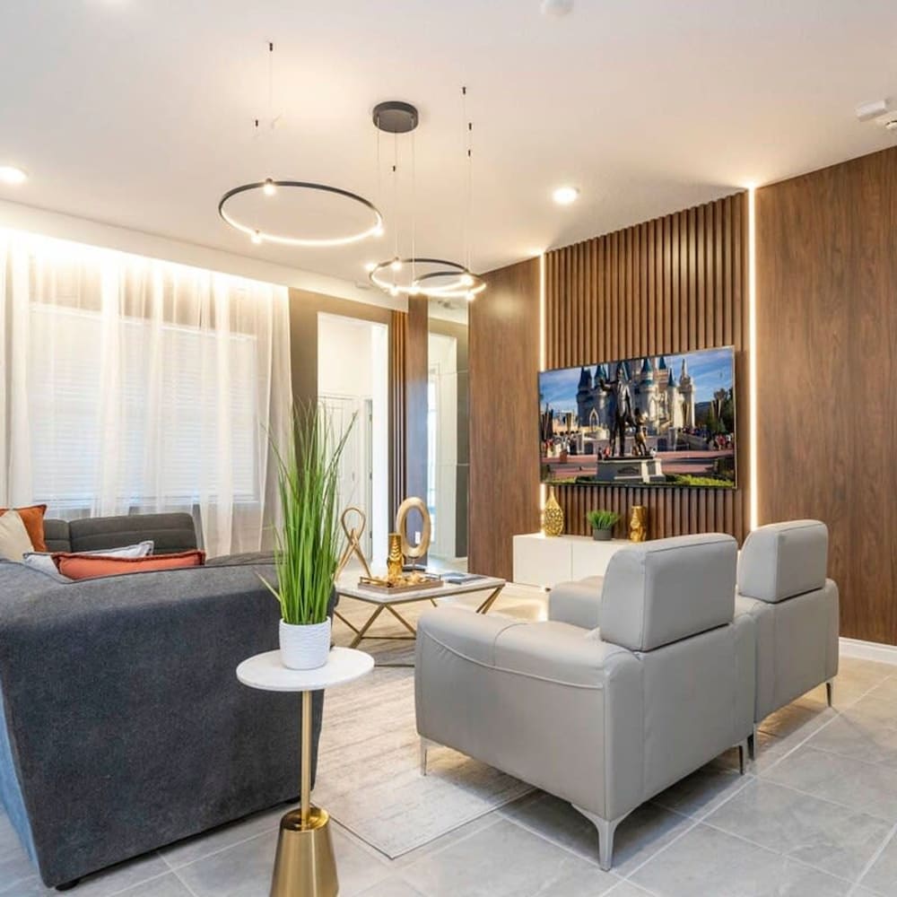 6163 Fantastic Home With 12bd