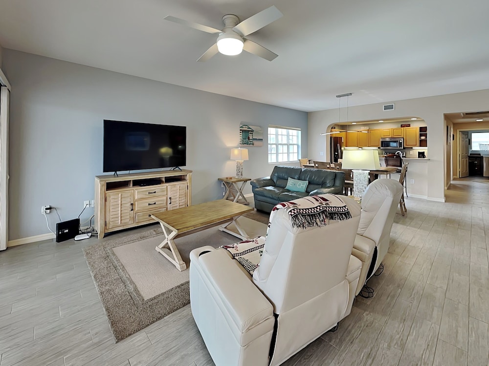 Bella Lago 324 by Distinctive Beach Rentals