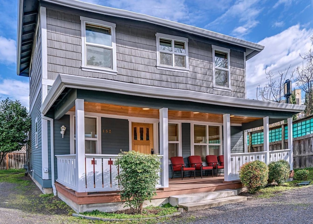 Ashland Vacations - The Pioneer Craftsman House - Closest to Osf - Property Image 7
