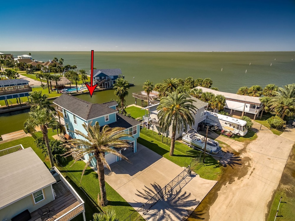 Margaritaville on the Bay by Ryson Vacation Rentals