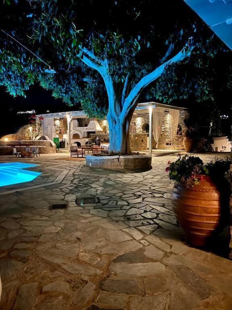 Casa Paros