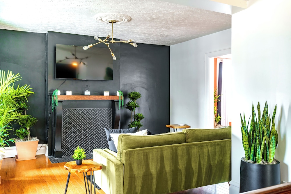 Jungle House Boutique Suites – Short North & Convention Center