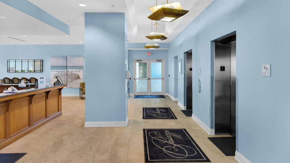 2BR Gulf Front Condo w/ Pool, Gym, Hot Tub + Free Attraction Tickets!