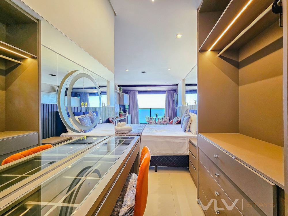 Art Studio by VLV Stays