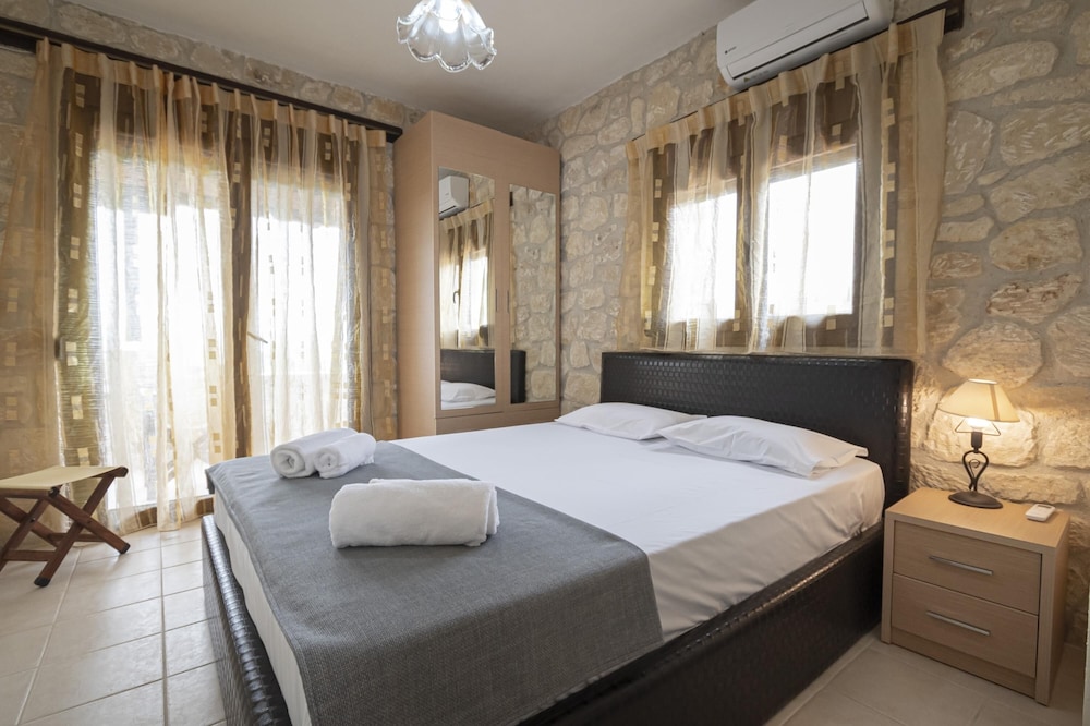 Artis Villa by Rentals Pro