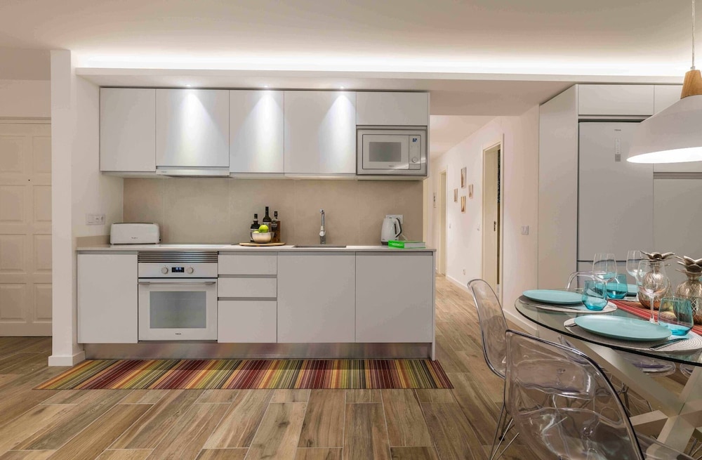 Downtown Albufeira 3-bedroom Luxury Apartment