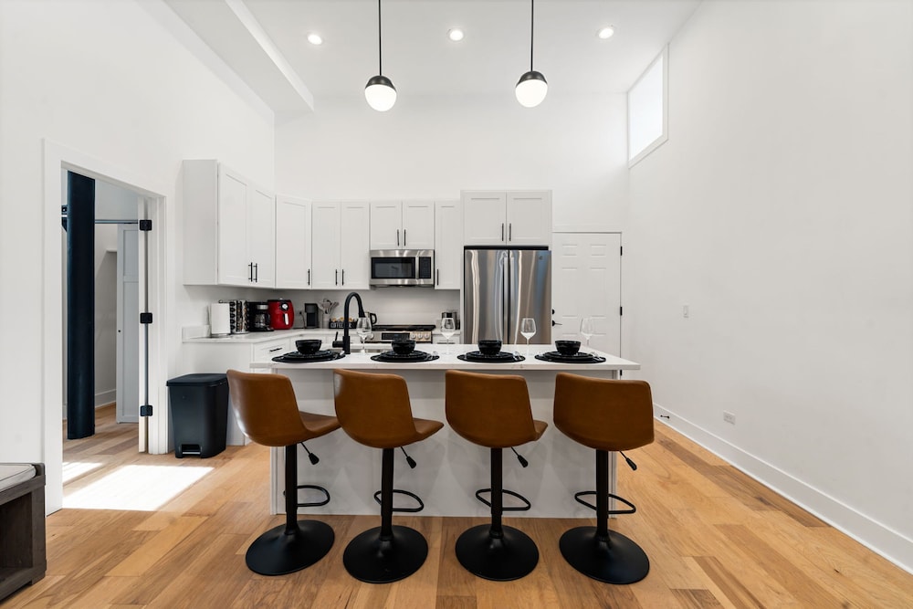 New Listing Family West Town Unit