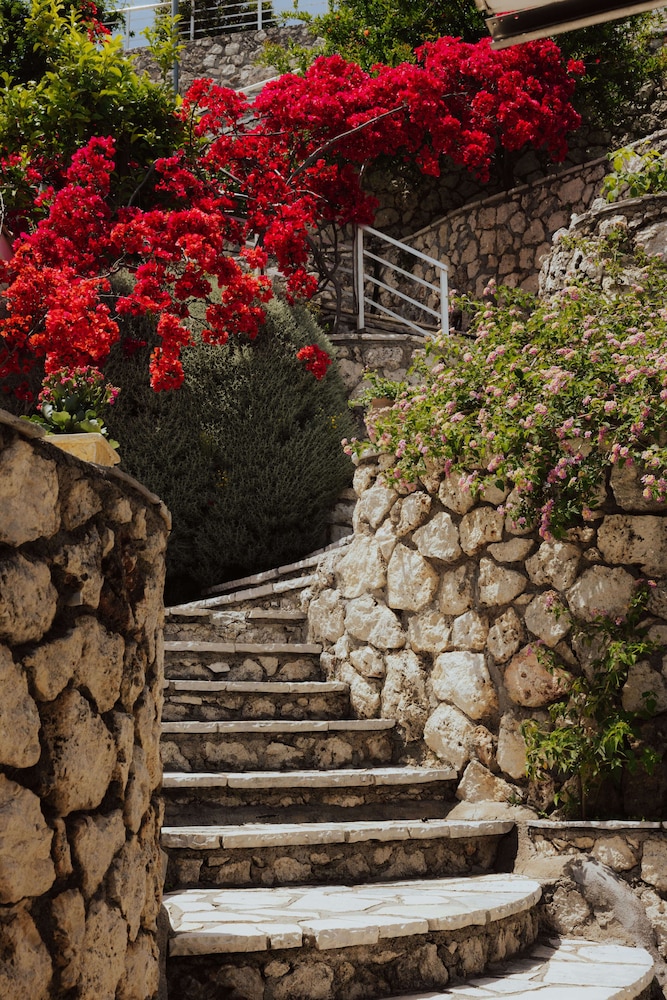 Seamansion Lefkada