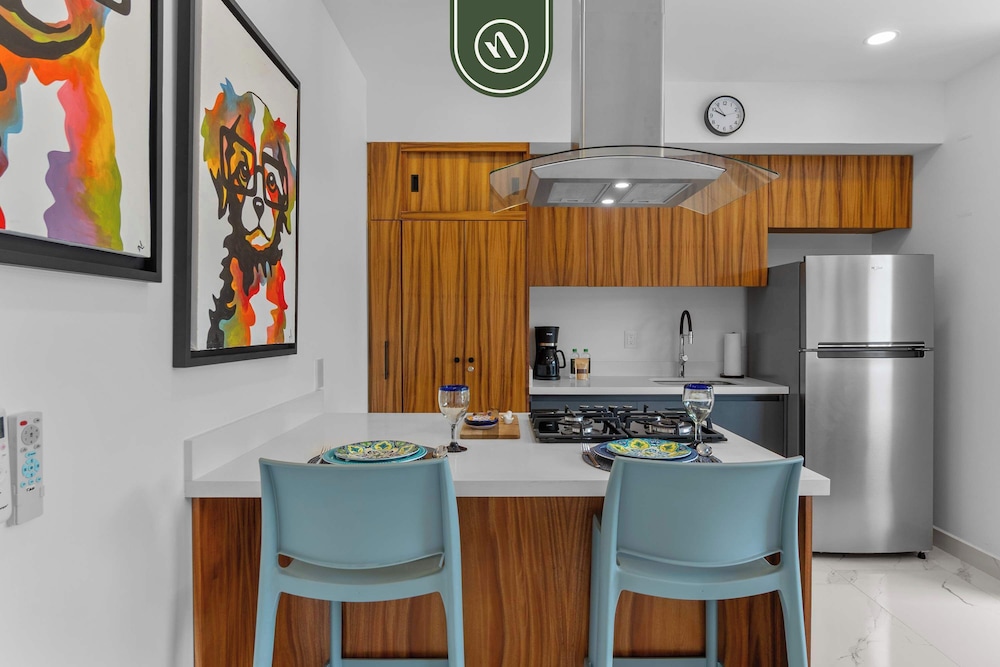 New 1 BR Condo - Rooftop Pool - Oceanview