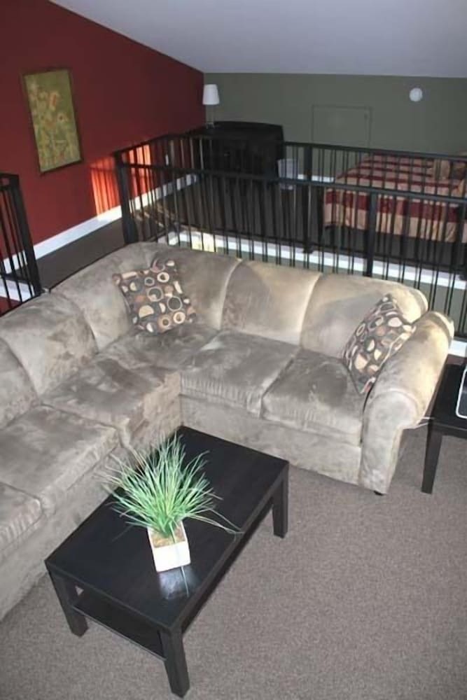 Crooked Tree Guest Suites