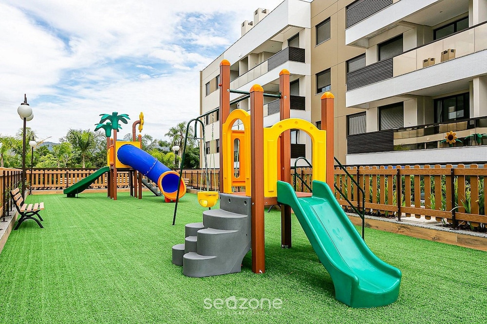 Apart Near the Beach in Cond. w/ Pool Adc0205