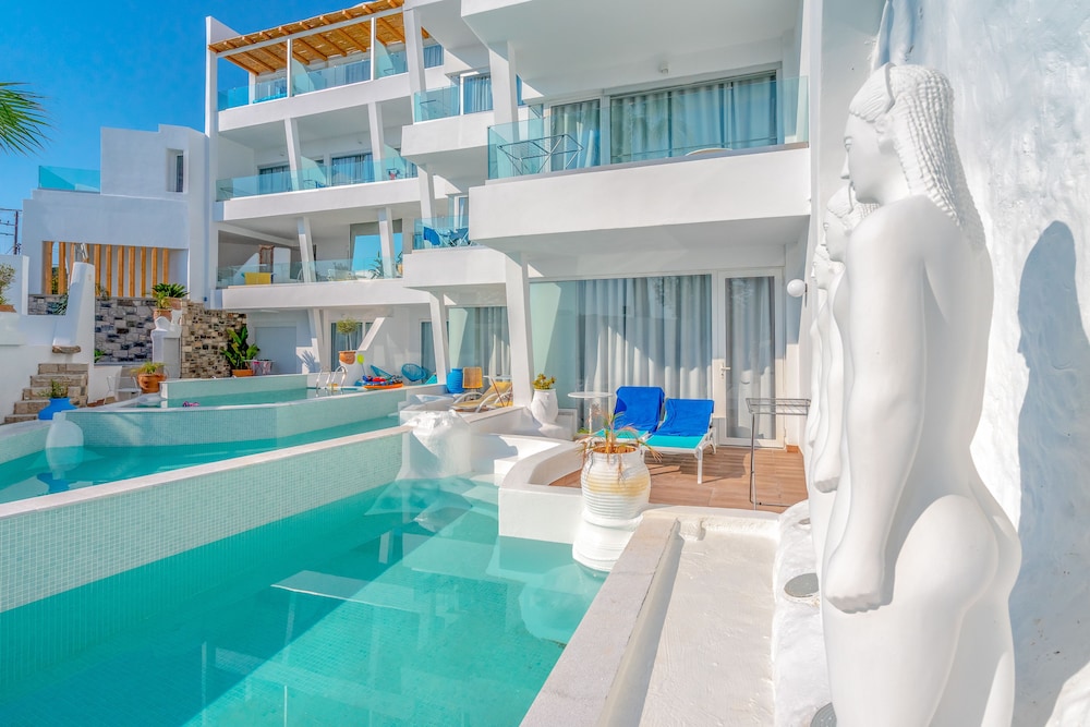 Kouros Home Hotel