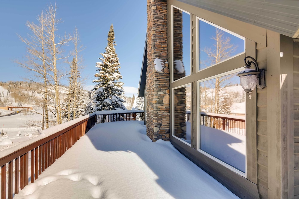 Group Ski Getaway Near the Base of Chairlift 8! view 5