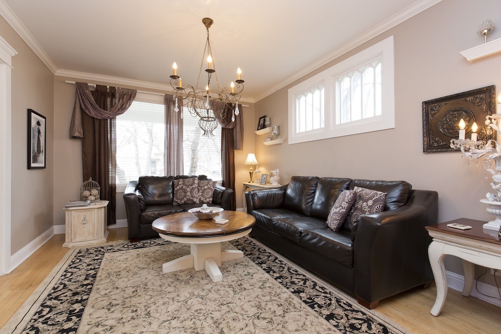 Charles Street Holiday Home
