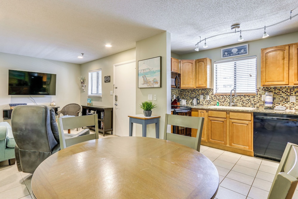 Private Beach Access: Hilton Head Island Condo!