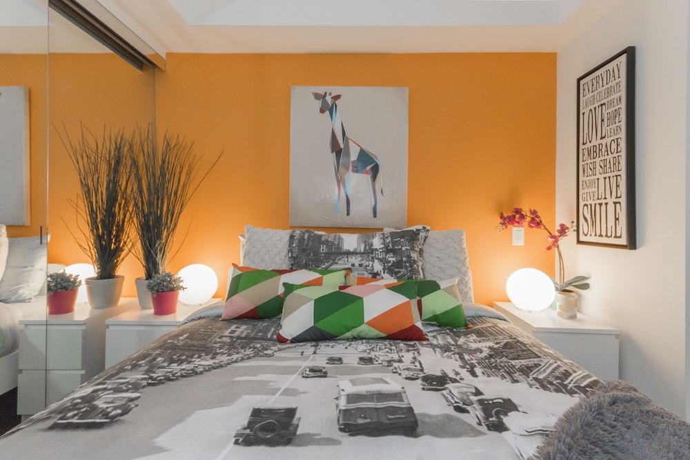 QuickStay - Yorkville's Finest (Yonge & Bloor) - Image 5