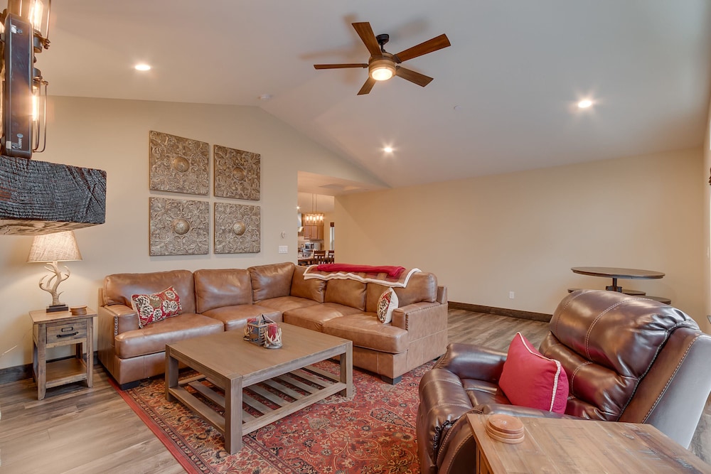 Silver Pines - Ski or Summer 30+ day Home