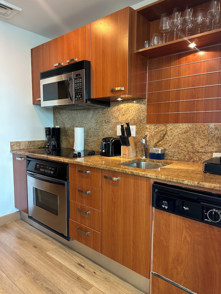 Brickell Sea View 2BR Free Parking by Palermo Home