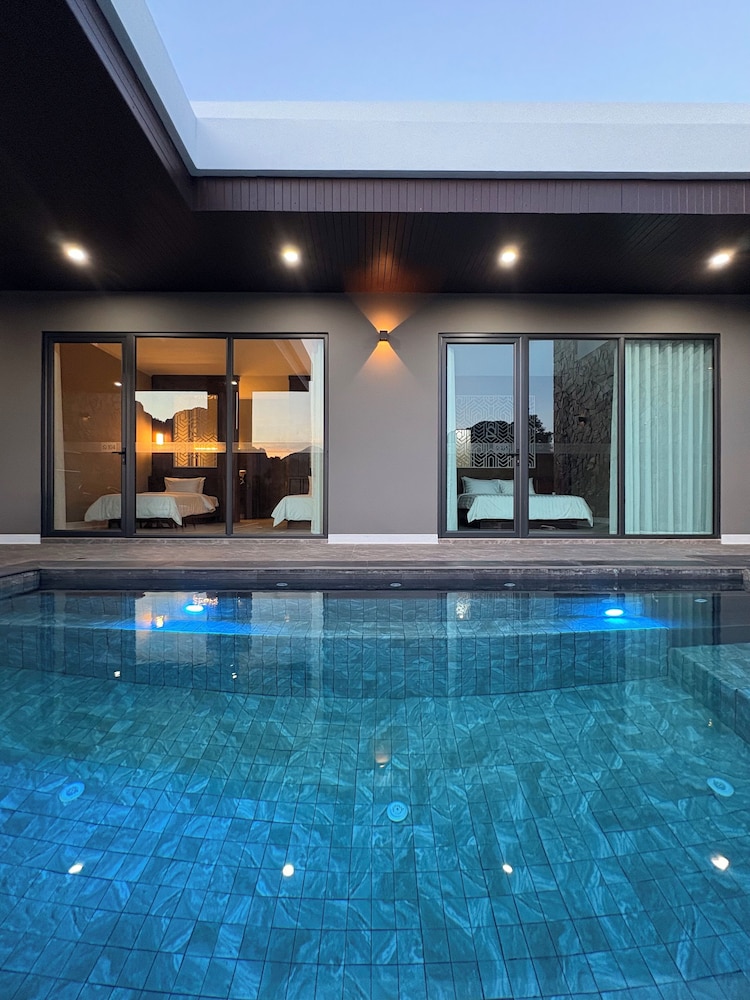 Song View Pool Villa