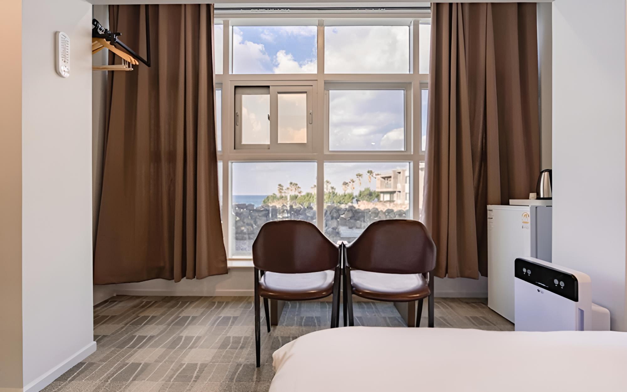 Jeju Aewol Cocoon Hotel view 4