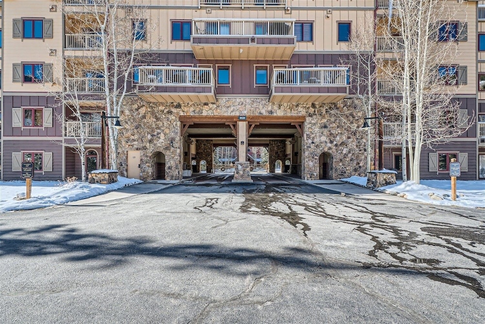 2301 Red Hawk Lodge 2 Bedroom Condo