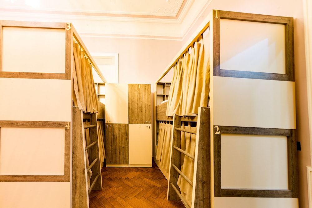 Khamsa Hostel