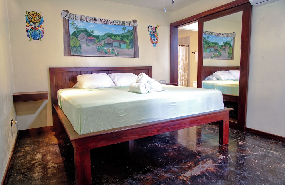 Hona Beach Hotel