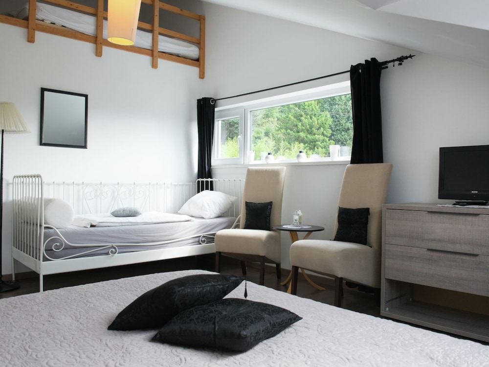 Luxury Villa in Stavelot with Hot Tub view 4