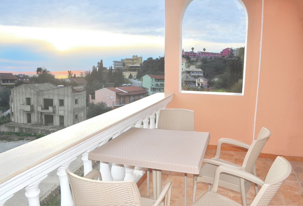 Holiday House Letta Very Quiet Location Agios Gordios Beach photo 4