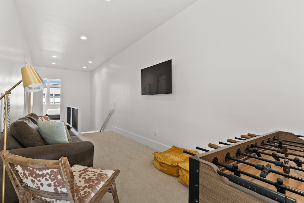 Villa #11 Adventure Retreat At Bloomington Villas 4 Bedroom Townhouse